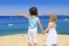 Zwei schwester mädchen sommer cala saona formentera Urlaub auf Formentera mit Kindern
